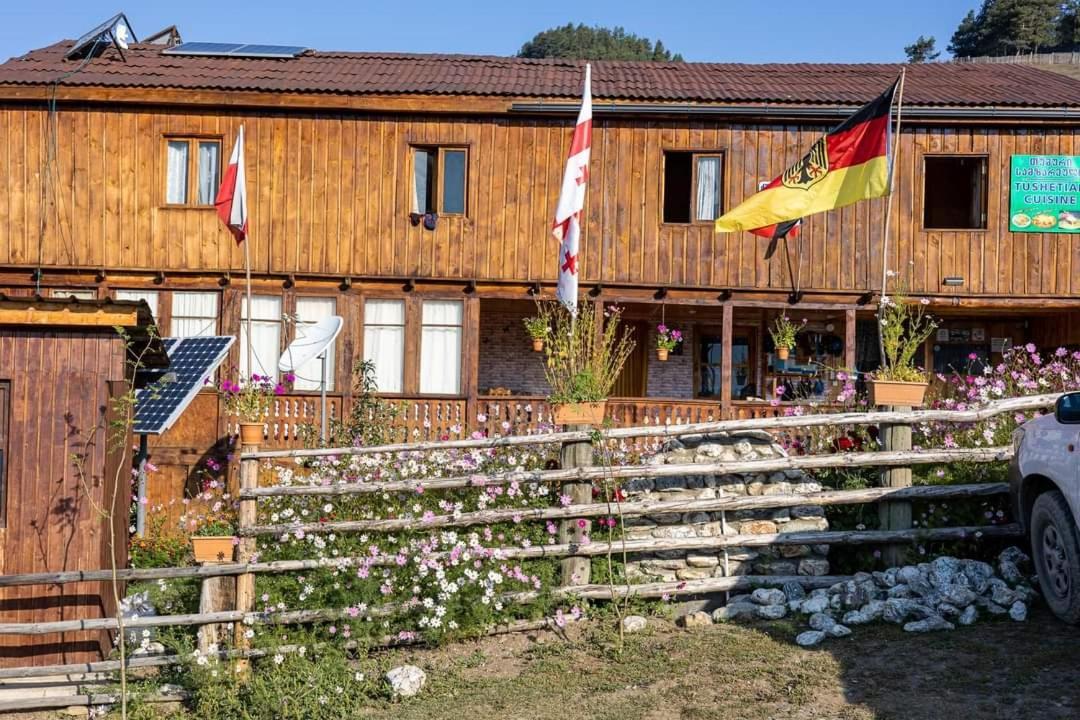 Guest House Old Omalo Buitenkant foto